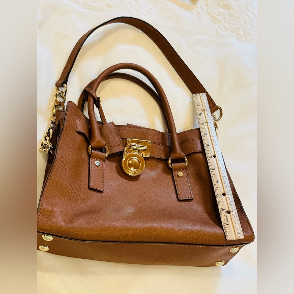 Micheal Kors Hamilton Brown Leather HandBag bundles with Mk bracelet. - Picture 4 of 13